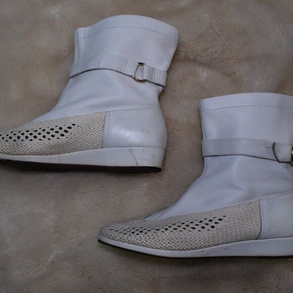 Charles Jourdan VTG 80s White Leather Crochet Ankle Boots Women’s Size 8.5 - Picture 9 of 16